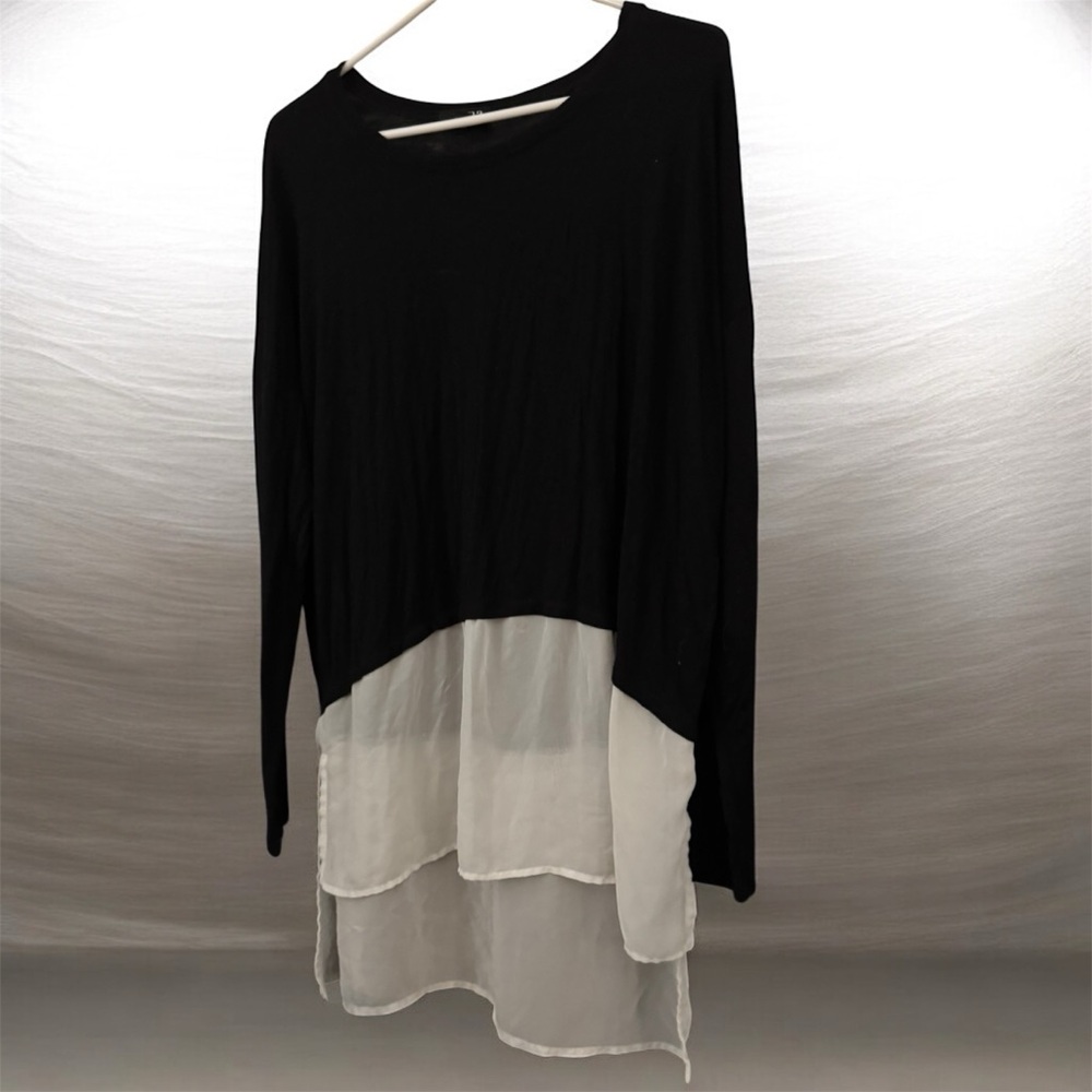 Charming Charlie Black and White Tunic Top